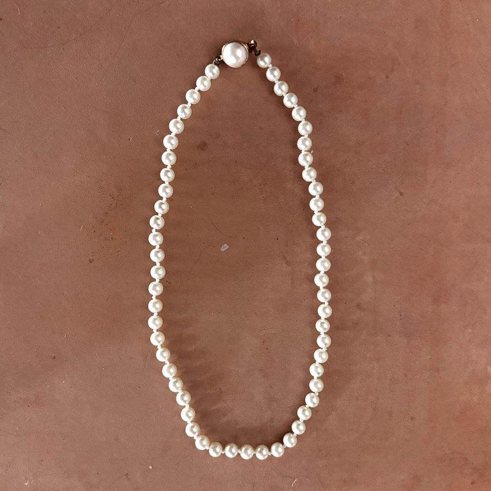 Antique/vintage strand of real pearls necklace.